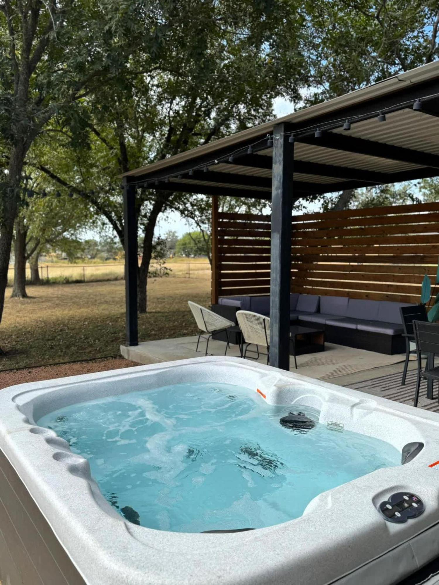 Container Haus Pet Friendly With Cowboy Pool Villa Fredericksburg Exterior photo